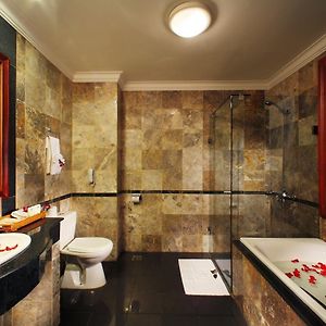 Colonial Suite